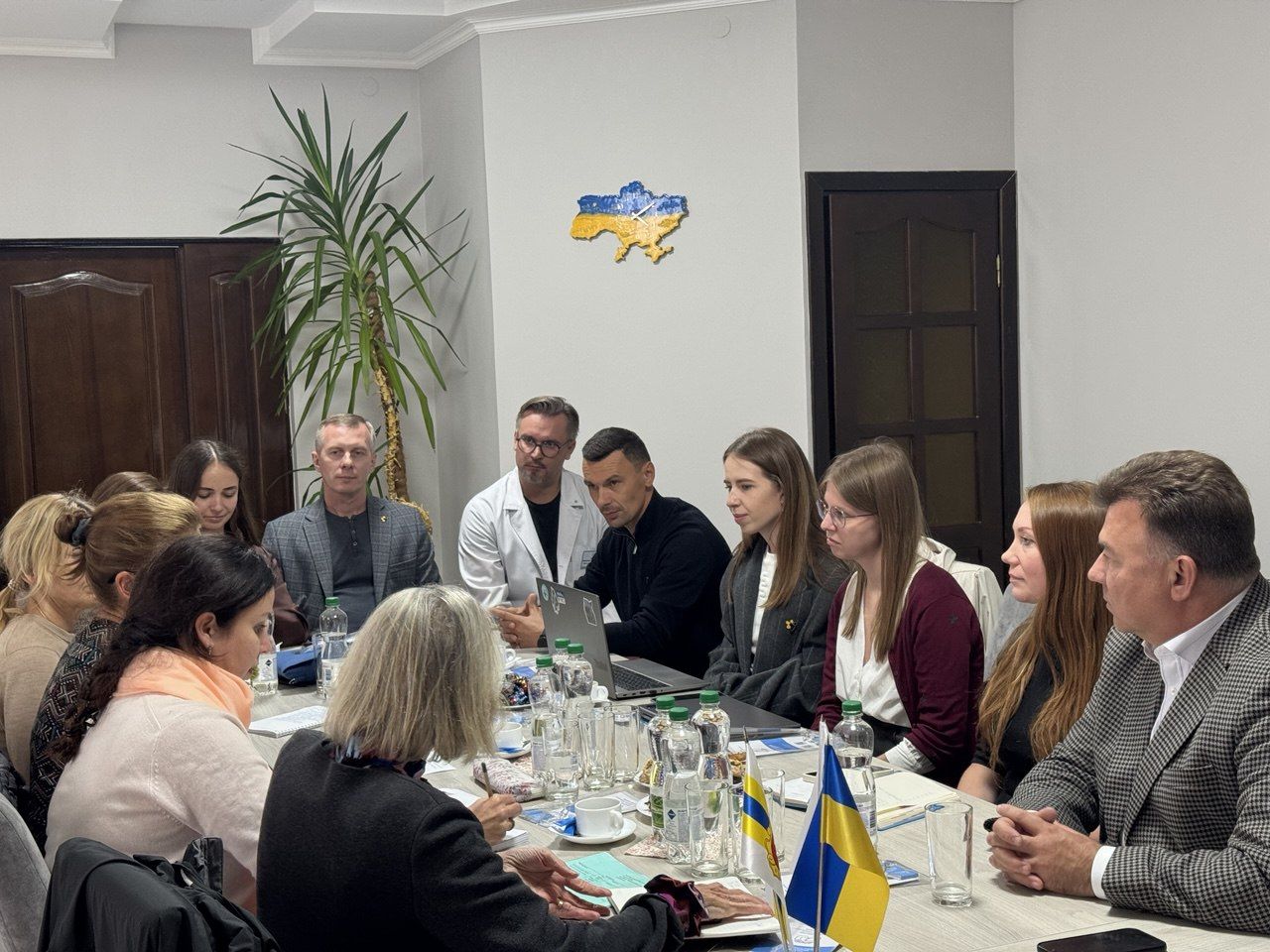 зустріч дирекції РОКЛ із представниками ДП "Медичні закупівлі України" і посольства США в Україні