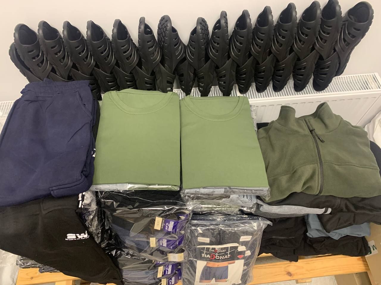 найпростіший одяг, білизна, капці для військових, які перебувають на лікуванні у РОКЛ