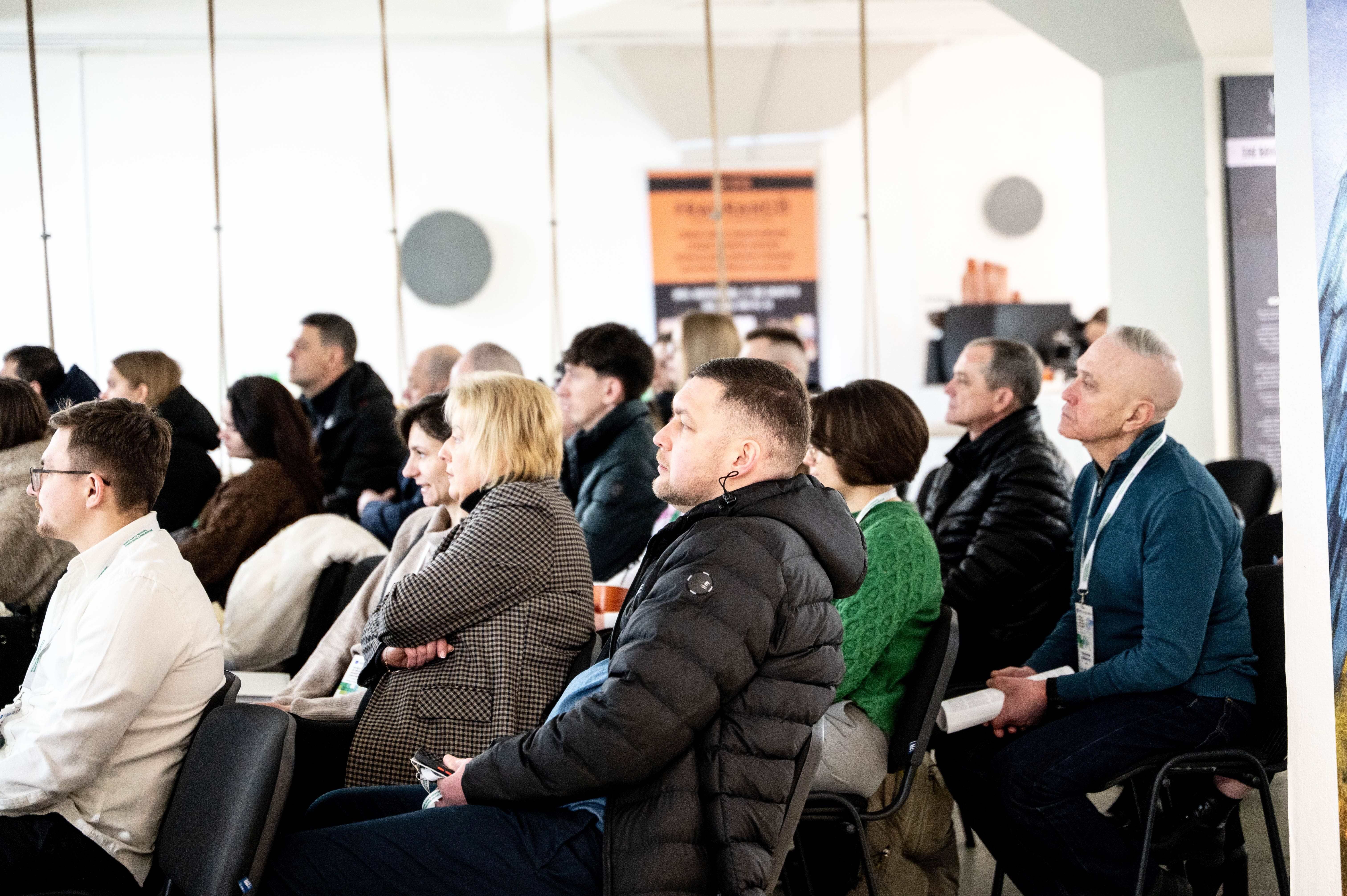 учасники конференції