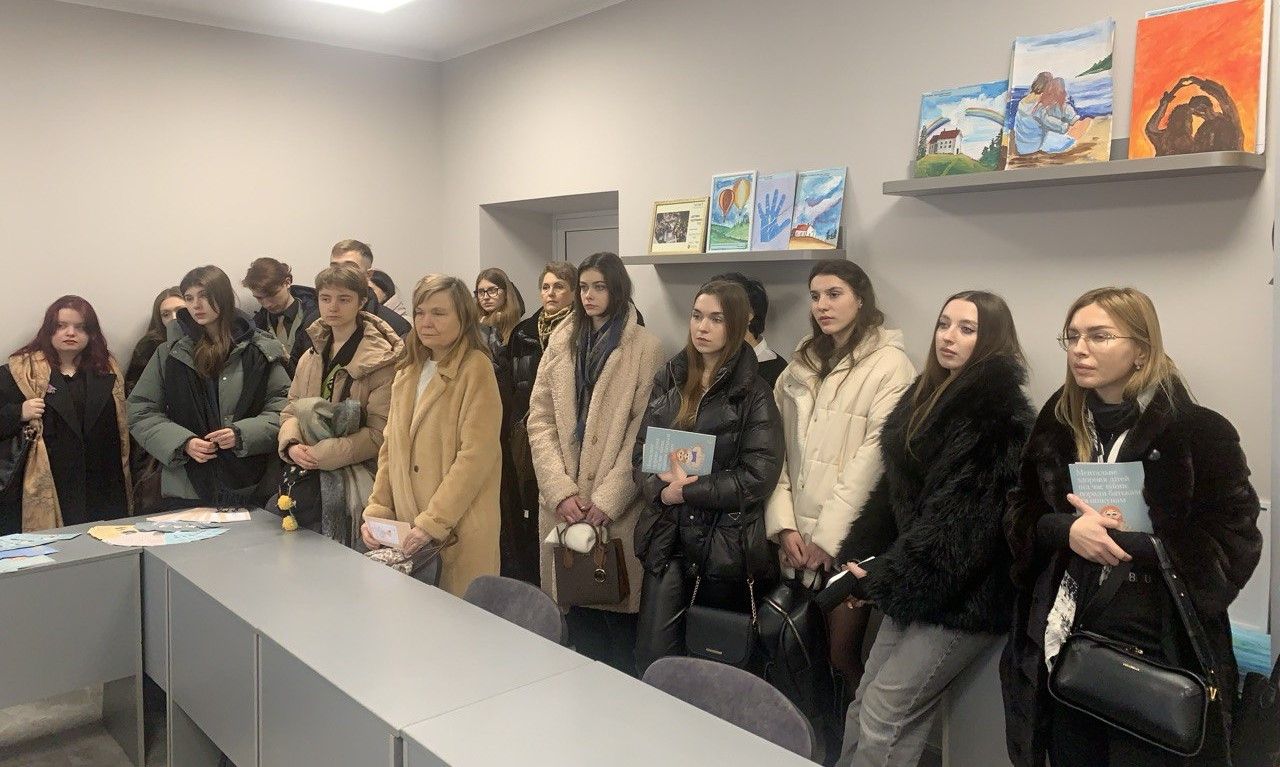 студенти ВНЗ Рівненщини у кімнаті ментального здоров'я РОКЛ