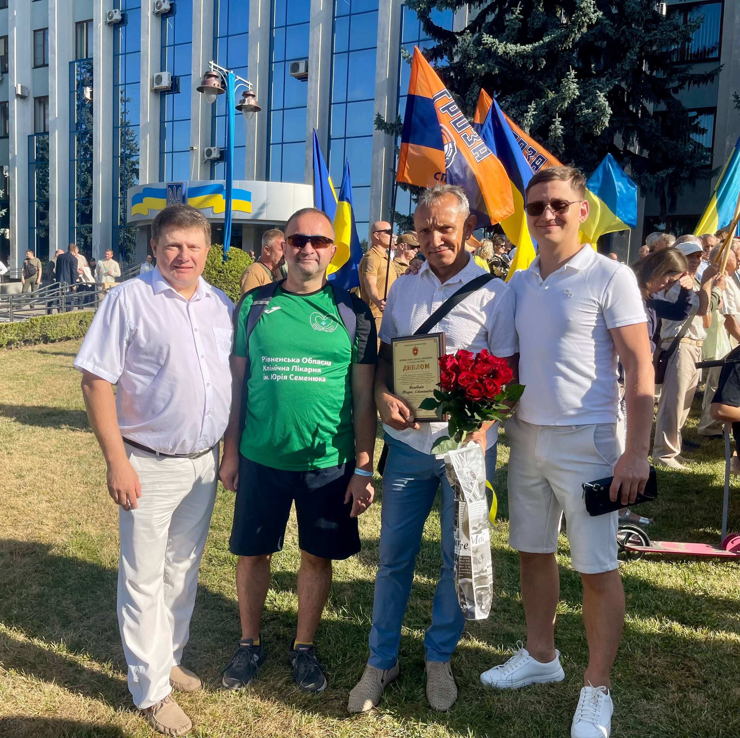 Тарас Володько та лікарі відділення